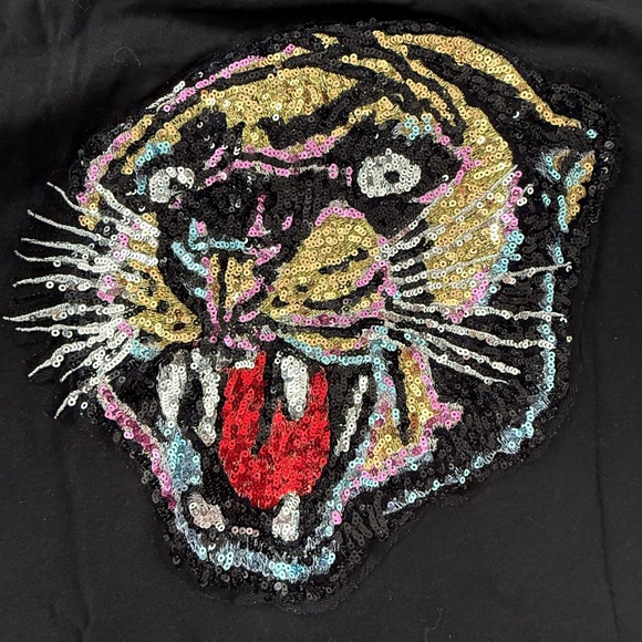 Gucci Black t-shirt with sequins Yellow Logo and tiger on back size S - Picture 6 of 7